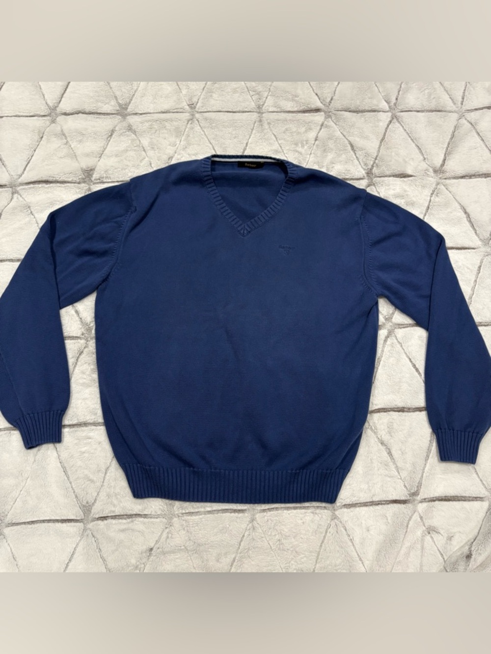Barbour Mens Navy Blue Jumper Sweater V Neckline Size XL Cotton Logo Detail Knit
